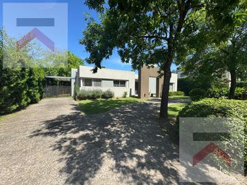Casa 3 dorm dependencia Piscina garage Palmer's Cottage Ingeniero Maschwitz