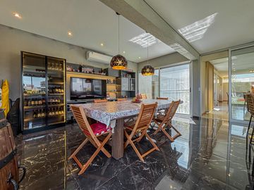 Casa de 3 dormitorios en una planta, con pileta y quincho en San Sebastian