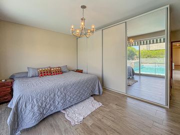 Casa de 3 dormitorios en una planta, con pileta y quincho en San Sebastian