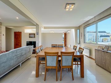 Casa de 3 dormitorios en una planta, con pileta y quincho en San Sebastian