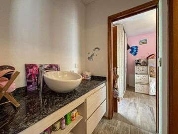 Casa de 3 dormitorios en una planta, con pileta y quincho en San Sebastian