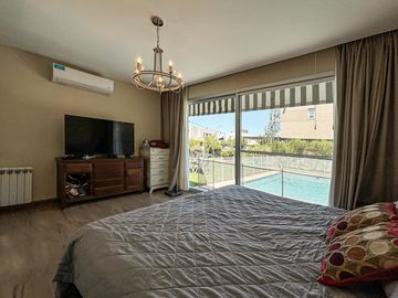 Casa de 3 dormitorios en una planta, con pileta y quincho en San Sebastian