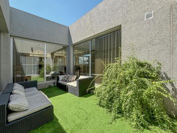 Casa de 3 dormitorios en una planta, con pileta y quincho en San Sebastian
