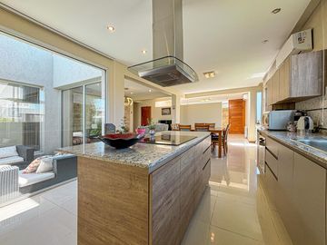 Casa de 3 dormitorios en una planta, con pileta y quincho en San Sebastian
