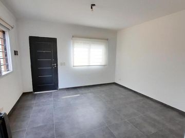 PH de tres ambientes en venta,  Ituzaingó Norte.