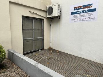 VENTA Depto planta baja 2 ambientes patio, parrillas, piscina y cochera