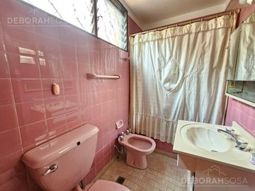 Venta Casa 6 ambientes con patio, quincho y cochera - Villa Ballester