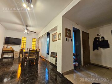 Venta Casa 6 ambientes con patio, quincho y cochera - Villa Ballester