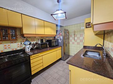 Venta Casa 6 ambientes con patio, quincho y cochera - Villa Ballester