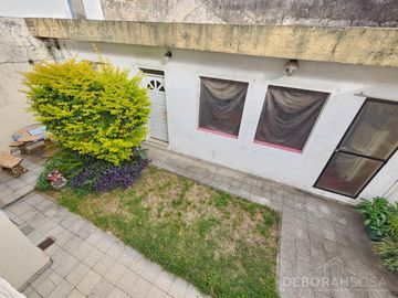 Venta Casa 6 ambientes con patio, quincho y cochera - Villa Ballester