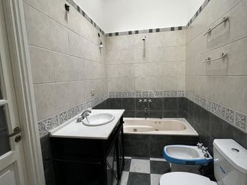 3 ambientes casa VENTA Lomas de Zamora