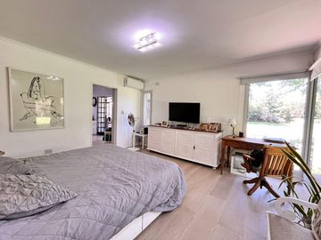 Venta casa de 3 dormitorios con terreno de 2500 m2 en Funes