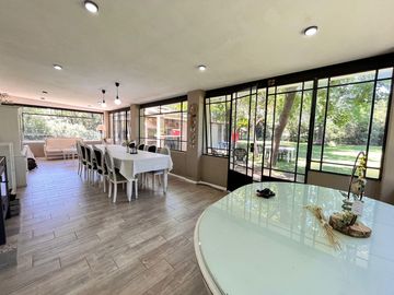 Venta casa de 3 dormitorios con terreno de 2500 m2 en Funes