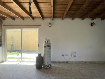 Casa en Venta de dos dormitorios en Sicardi - La Plata