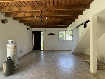 Casa en Venta de dos dormitorios en Sicardi - La Plata