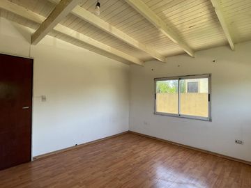 Casa en Venta de dos dormitorios en Sicardi - La Plata