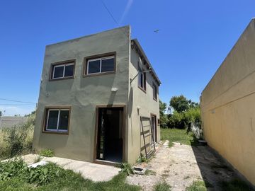 Casa en Venta de dos dormitorios en Sicardi - La Plata