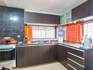 Venta casa 4 dormitorios Las Acequias