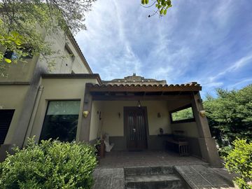 Importante propiedad en Barrio Artalaz