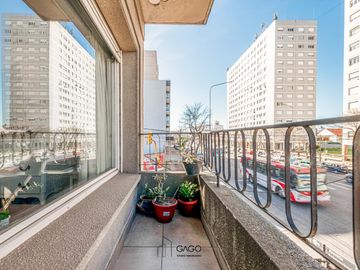 Departamento en  Av. Independencia y Larrea