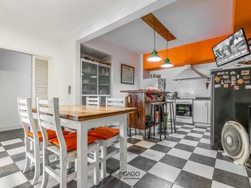 Departamento en  Av. Independencia y Larrea