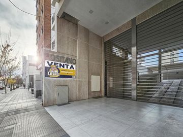 Excelente piso de categoria a metros de Alem