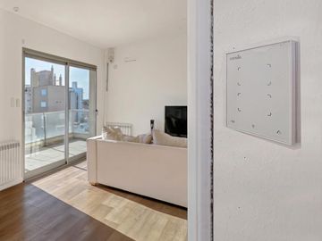 Excelente piso de categoria a metros de Alem