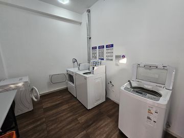 Departamento Monoambiente con balcón, parrilla y cochera cubierta en Vicente López