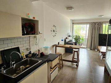 Departamento Monoambiente con balcón, parrilla y cochera cubierta en Vicente López