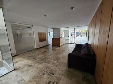 Departamento Monoambiente con balcón, parrilla y cochera cubierta en Vicente López