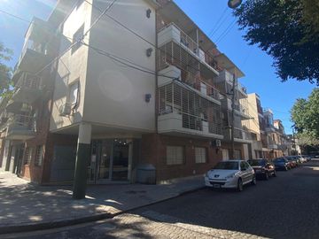 Venta Departamento 1 Dormitorio Balcon al Frente - Luis Agote