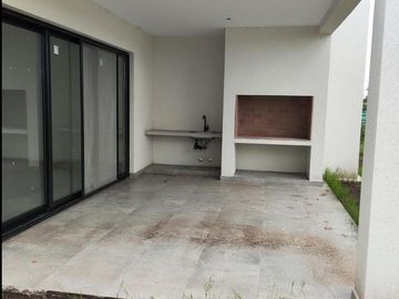 Hermosa casa en Santa Isabel E2
