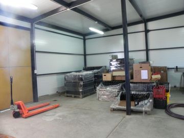 Bodega en venta - 9 Dormitorios 4 Baños - Cocheras - 85.039Mts2 - San Rafael, Mendoza