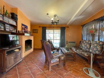 Bodega en venta - 9 Dormitorios 4 Baños - Cocheras - 85.039Mts2 - San Rafael, Mendoza