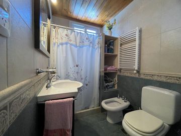 Bodega en venta - 9 Dormitorios 4 Baños - Cocheras - 85.039Mts2 - San Rafael, Mendoza