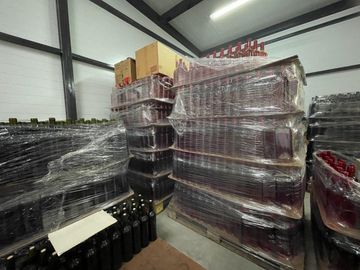 Bodega en venta - 9 Dormitorios 4 Baños - Cocheras - 85.039Mts2 - San Rafael, Mendoza