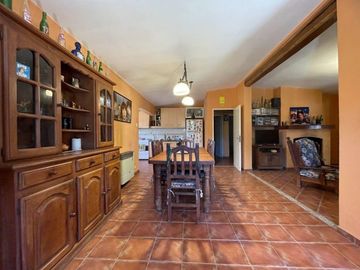 Bodega en venta - 9 Dormitorios 4 Baños - Cocheras - 85.039Mts2 - San Rafael, Mendoza