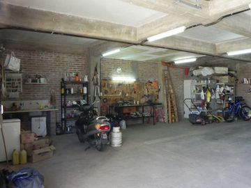 Bodega en venta - 9 Dormitorios 4 Baños - Cocheras - 85.039Mts2 - San Rafael, Mendoza