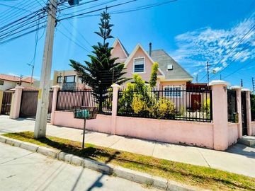 Casa en Venta en Augusto D`Halmar 4301