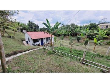 SE VENDE CASA CAMPESTRE EN EL CAIMO QUINDIO