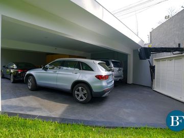 VENTA Casa en  La Pradera - Residencia de 3,800m2