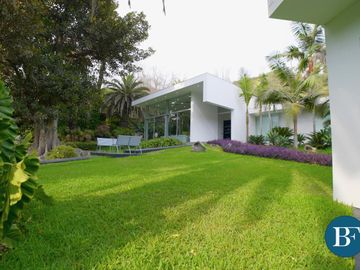 VENTA Casa en  La Pradera - Residencia de 3,800m2