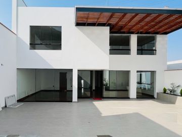 DE ESTRENO, EN CONDOMINIO Y  NO PAGA  ALCABALA!