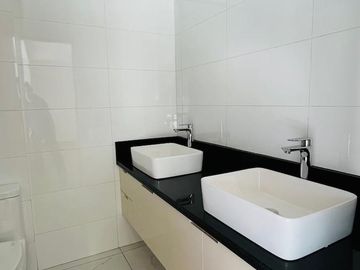 DE ESTRENO, EN CONDOMINIO Y  NO PAGA  ALCABALA!