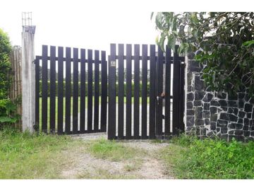 SE VENDE   FINCA CHALET EN TEBAIDA QUINDIO