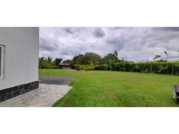 SE VENDE   FINCA CHALET EN TEBAIDA QUINDIO