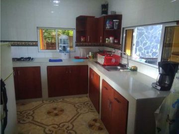 SE VENDE   FINCA CHALET EN TEBAIDA QUINDIO
