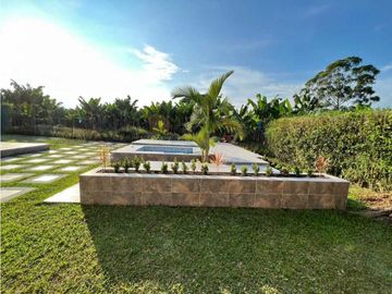 SE VENDE CASA CAMPESTRE  PUEBLO TAPAO QUINDIO