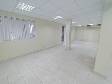 Local Comercial - Edificio de Oficinas en el corazón de San Isidro