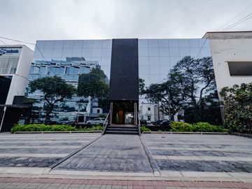 Local Comercial - Edificio de Oficinas en el corazón de San Isidro